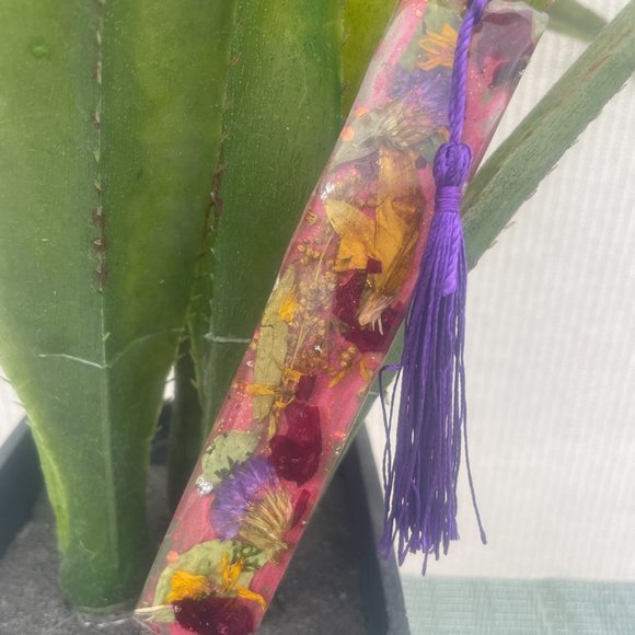 #97 Medium Size Floral Bookmark - Picture 17 of 17